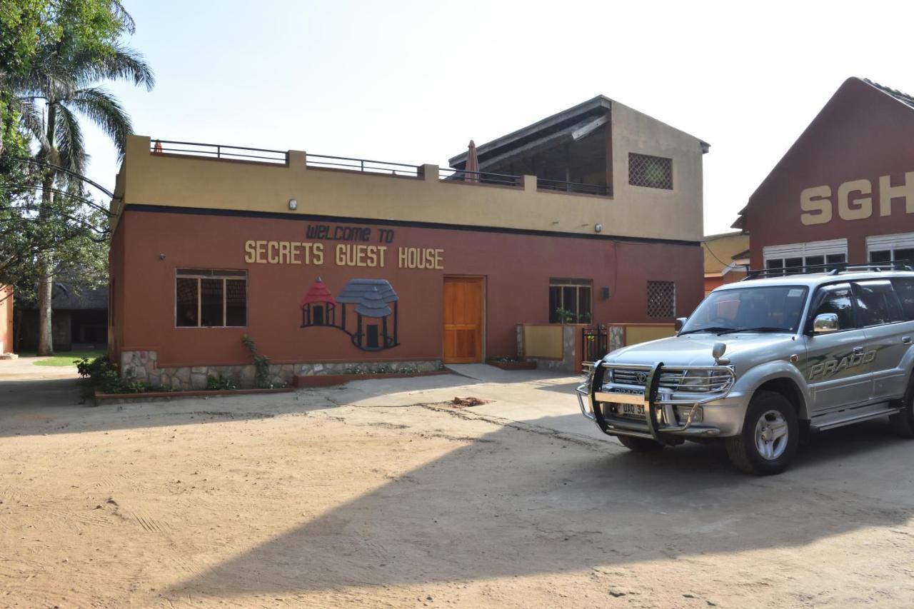 Secrets Guest House Entebbe Exterior foto