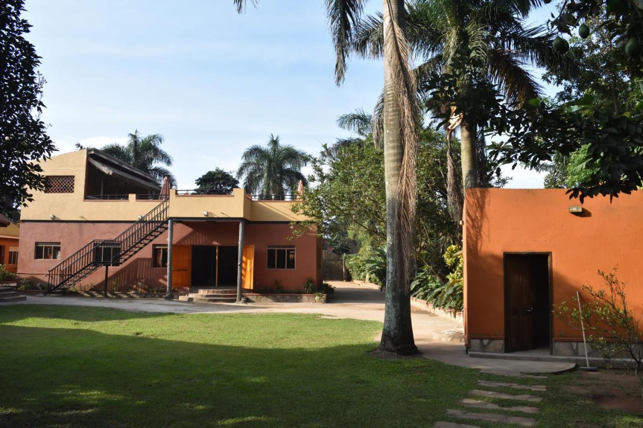 Secrets Guest House Entebbe Exterior foto